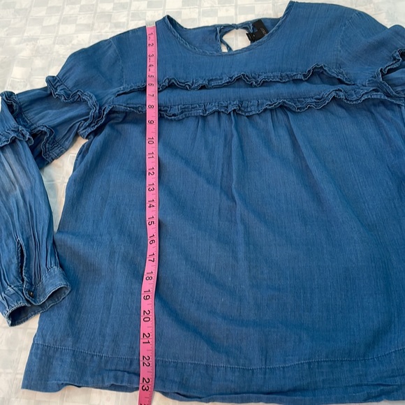 J. Crew blue chambray blouse size 4 - Picture 9 of 11